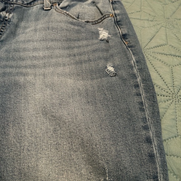 *Time & Tru mid rise boyfriend slim crop jean size 18 light wash - Picture 7 of 12